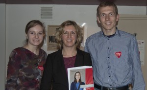 Dominika Hannath (L), Krystyna Fransaowicz i Jakub Pawłowski prowadzą nieodpłatne zajęcia dla dzieci i młodzieży w ramach Youth Leadership Program/ Fot. Małgorzata Bugaj-Martynowska